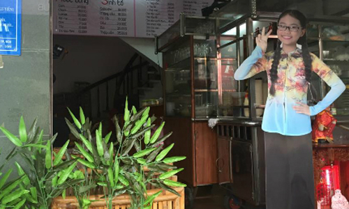 Quán chè của cô bé dân ca Phương Mỹ Chi ...