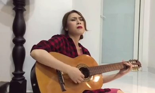 Fan "bấn loạn" với đoạn clip ...