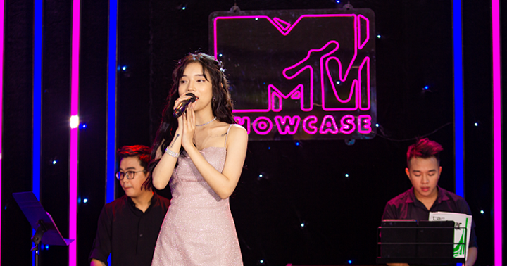 Lyly hóa nàng công chúa, hát live cực ngọt tại MTV Showcase